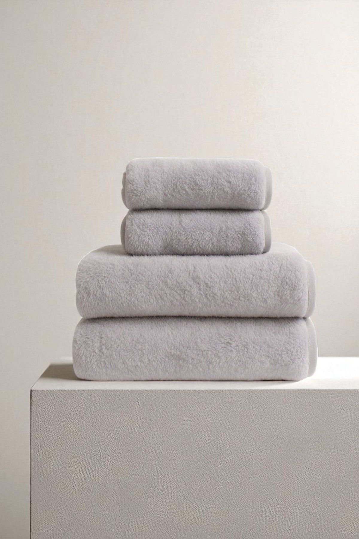 4'lü Gri Havlu Set %100 Pamuk - 2 Adet El Havlusu 50x90 ve 2 Adet Banyo Havlusu 70x140