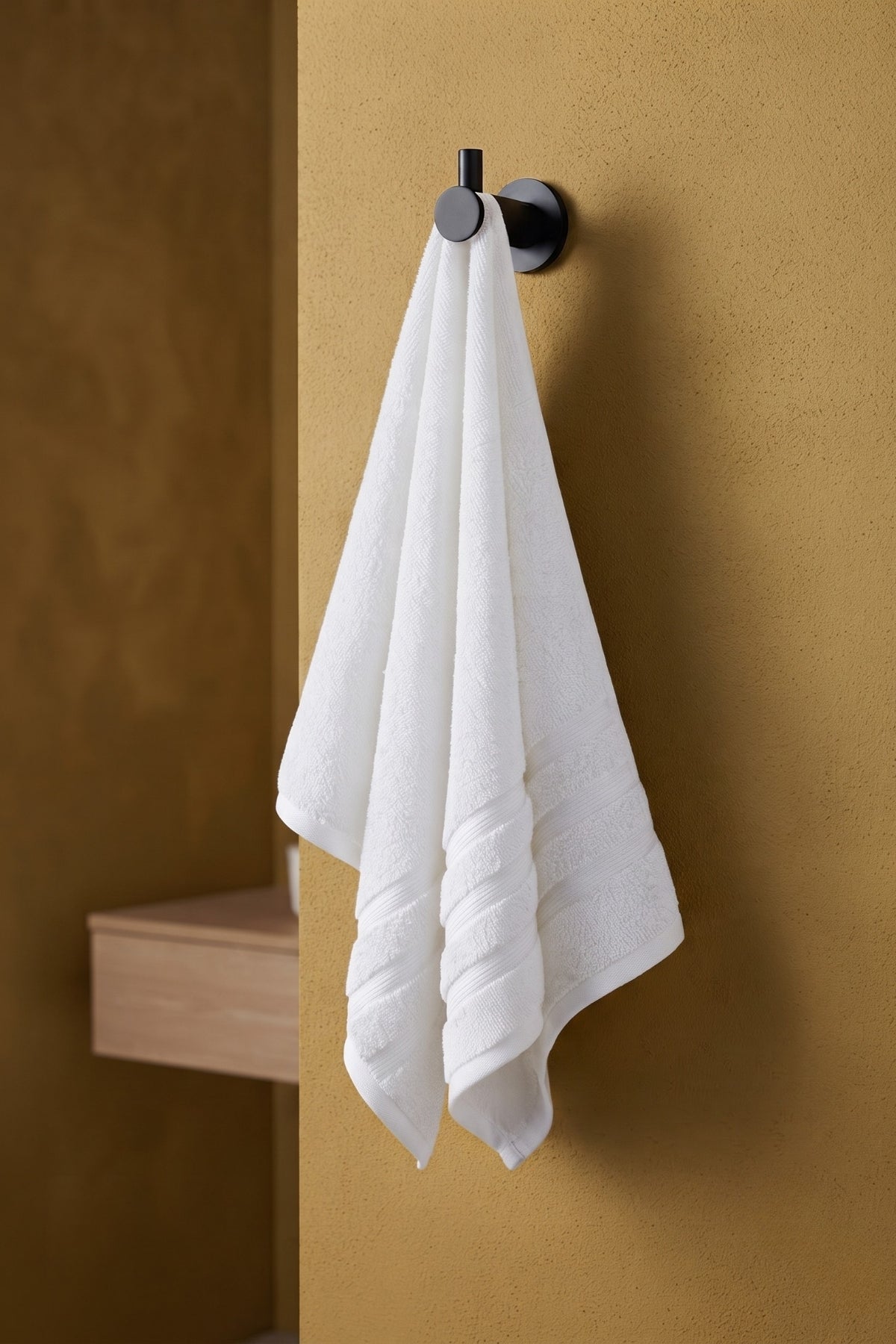 6'lı Işıl Premium Havlu Seti - 2 Adet Yüz Havlusu - 2 Adet El Havlusu - 2 Adet Banyo Havlusu - Beyaz - %100 Pamuk - 600 gr/m2
