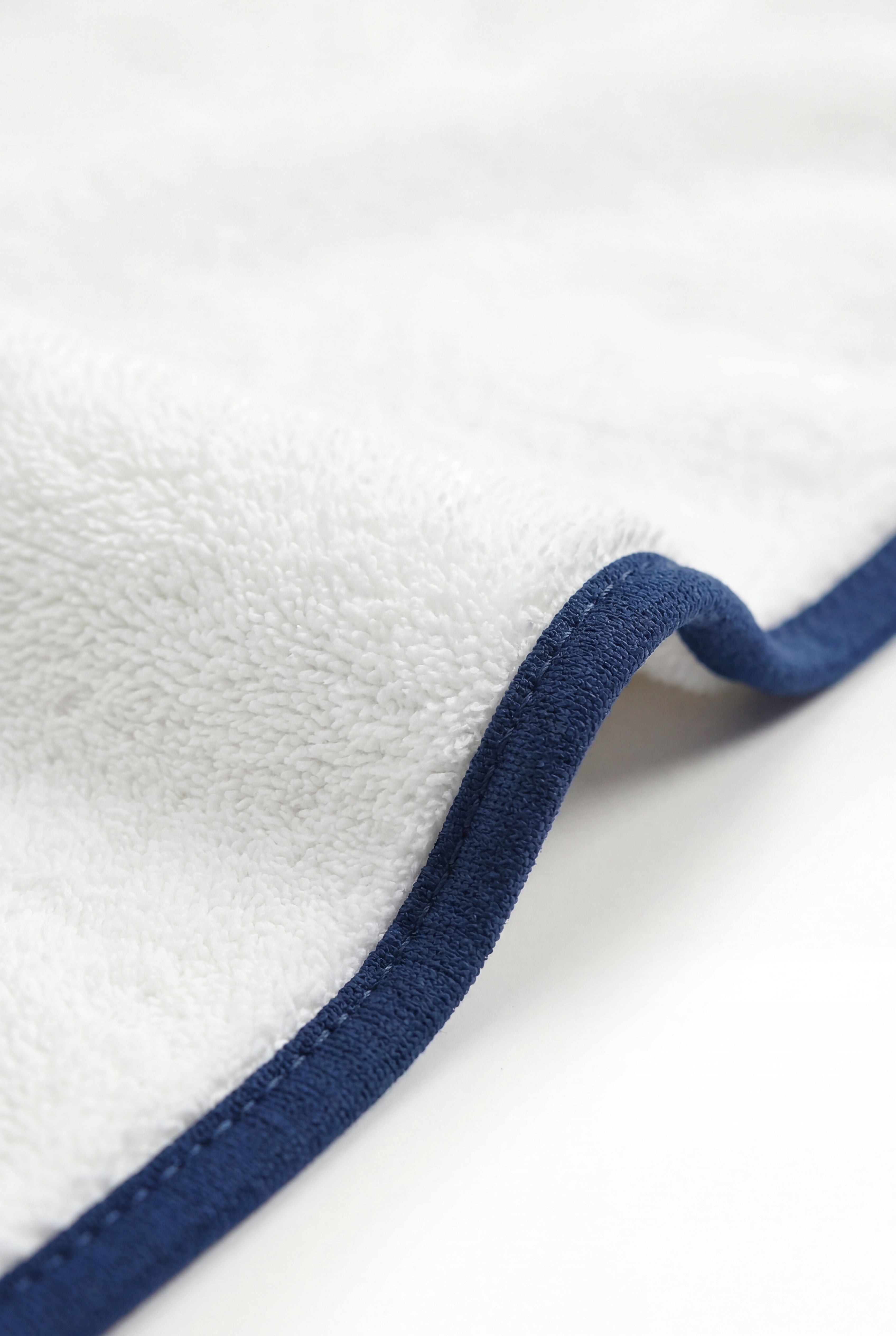 Alia Şezlong Havlusu %100 Pamuk 76x216- Beyaz Lacivert