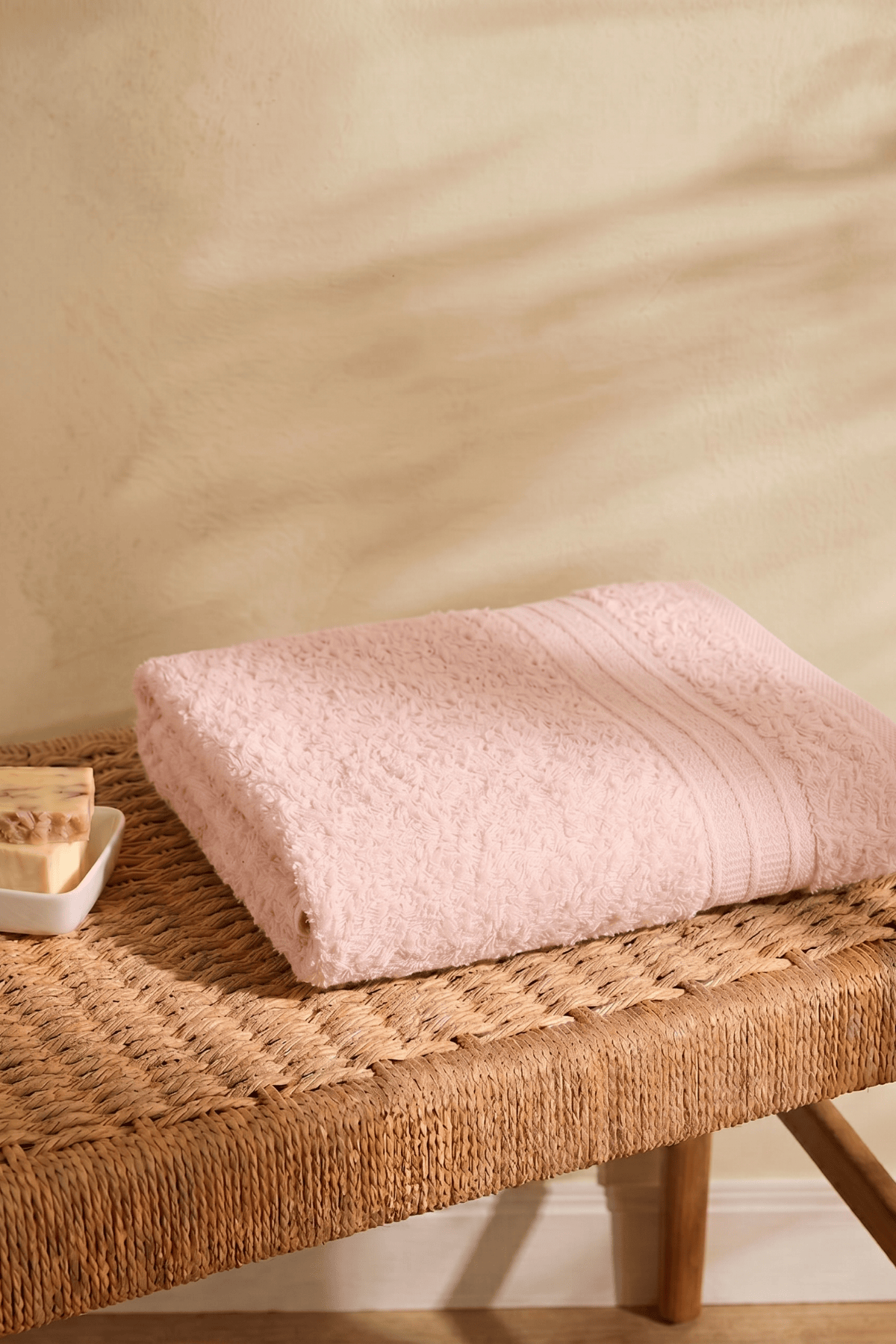 Dora Açık Pembe Banyo Havlusu - 70x140Cm, 400gr, %100 pamuk, Spa Ve Otel Havlusu