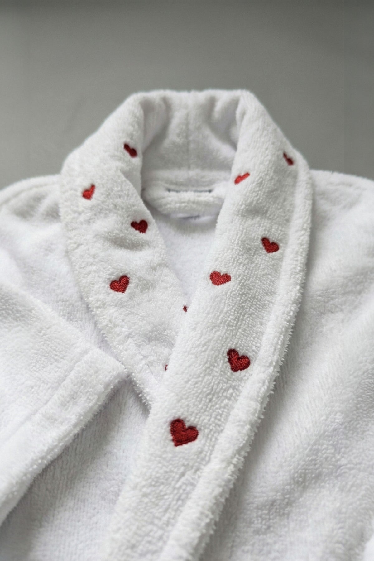 Şalyaka Bornoz Beyaz, Kalp Nakış %100 Pamuk Unisex Spa Için Ideal Kadın