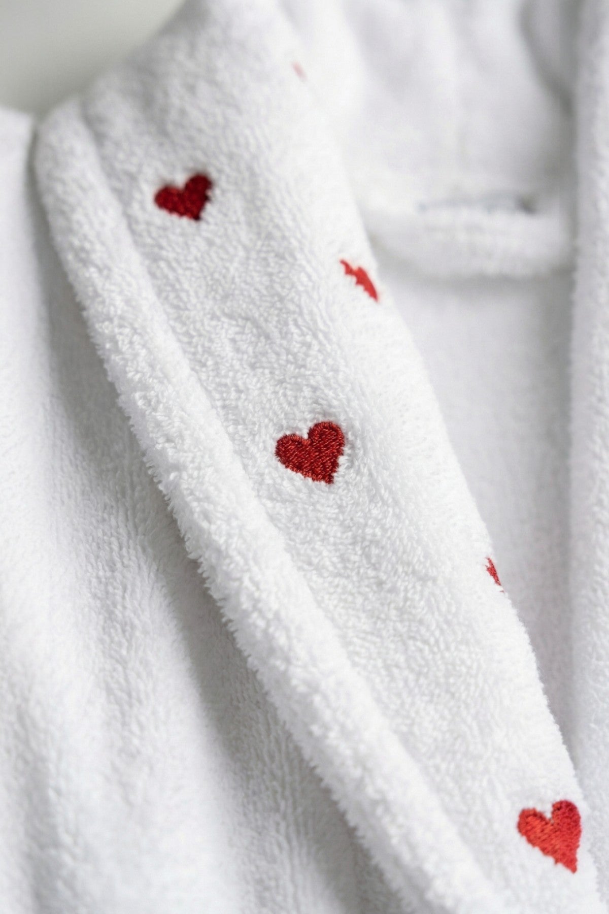 Şalyaka Bornoz Beyaz, Kalp Nakış %100 Pamuk Unisex Spa Için Ideal Kadın
